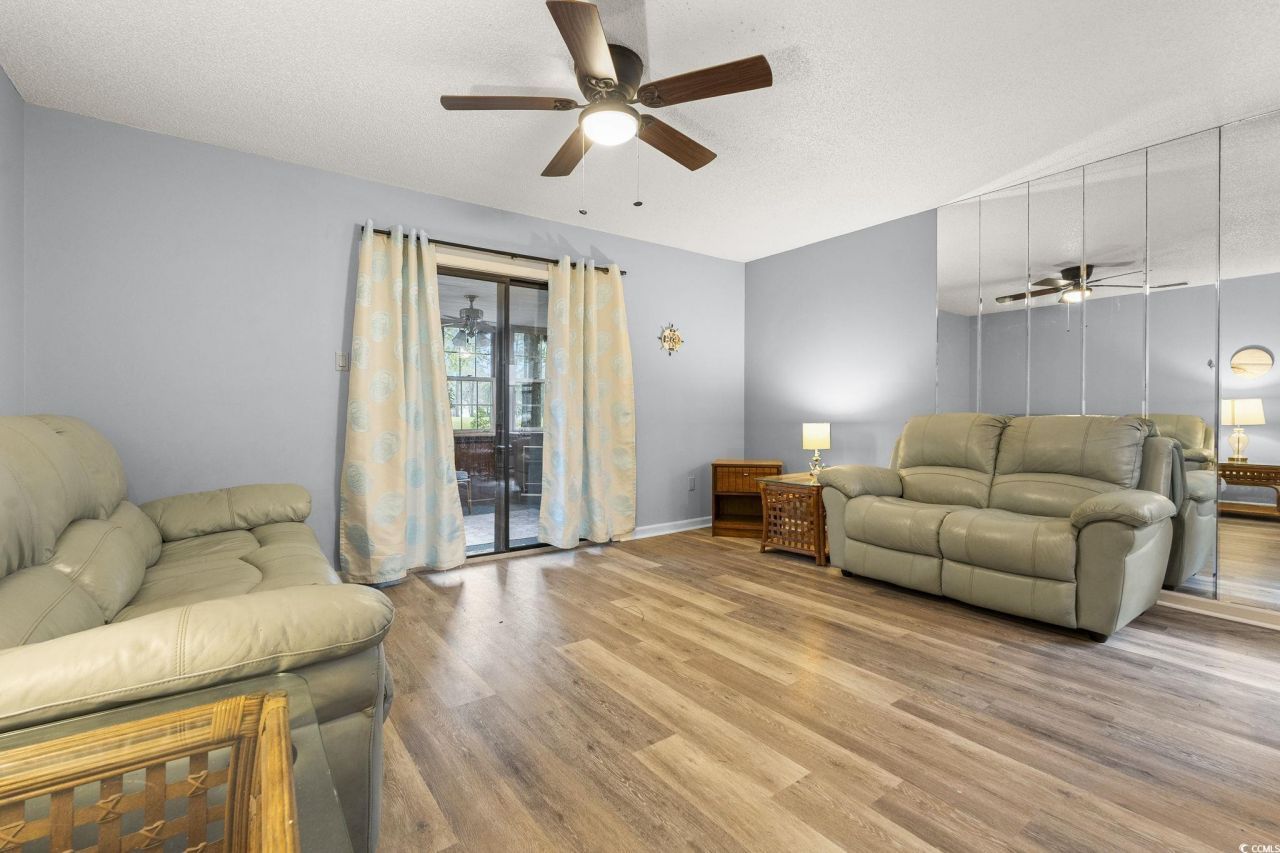 6658 Wisteria Dr. Photo 13