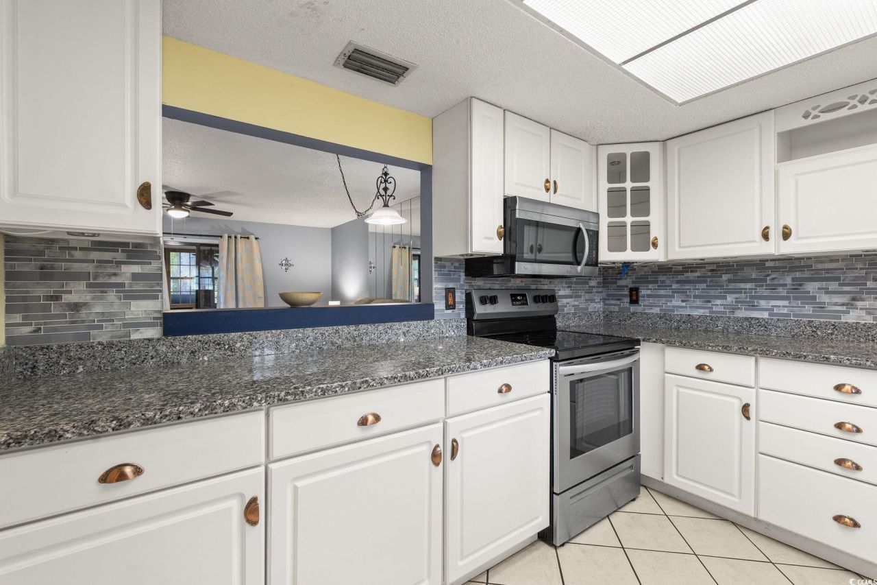 6658 Wisteria Dr. Photo 6