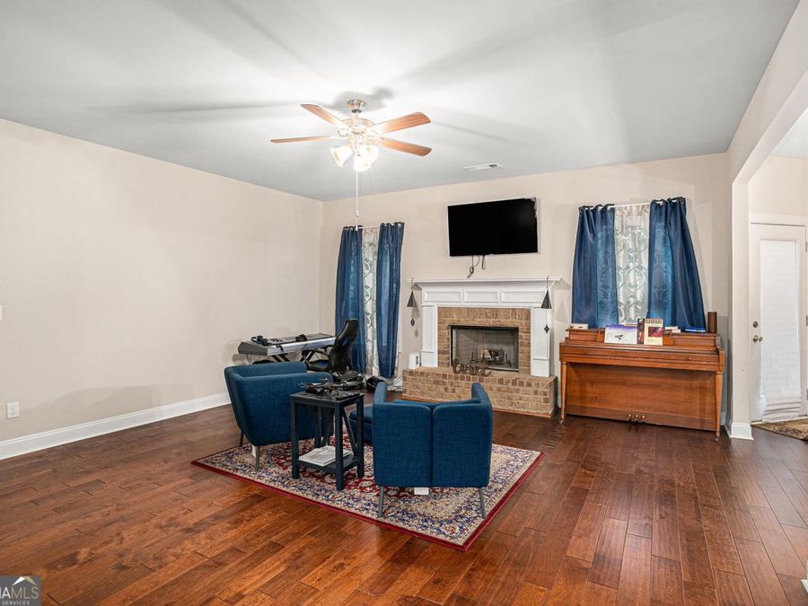Property Image 6