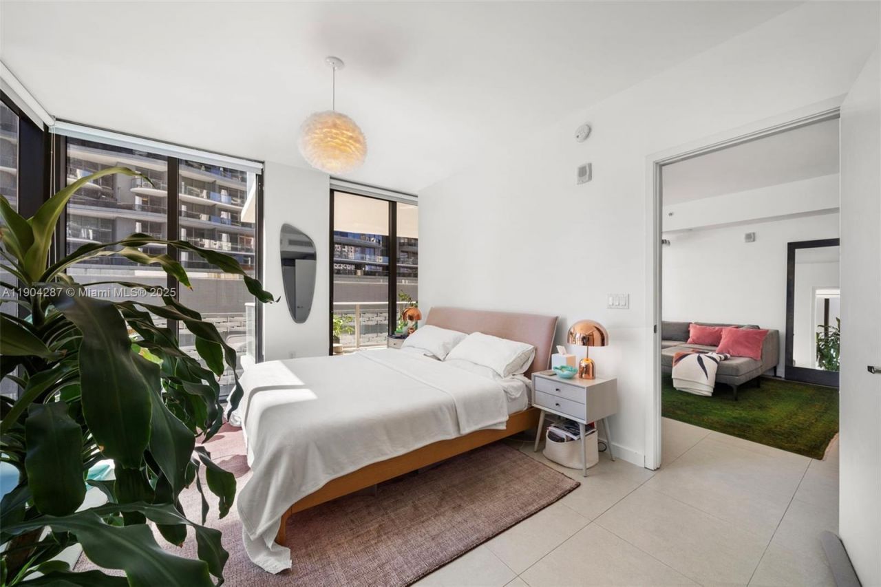 1010 Brickell Ave, Unit 1706, Miami, FL 33131 Photo