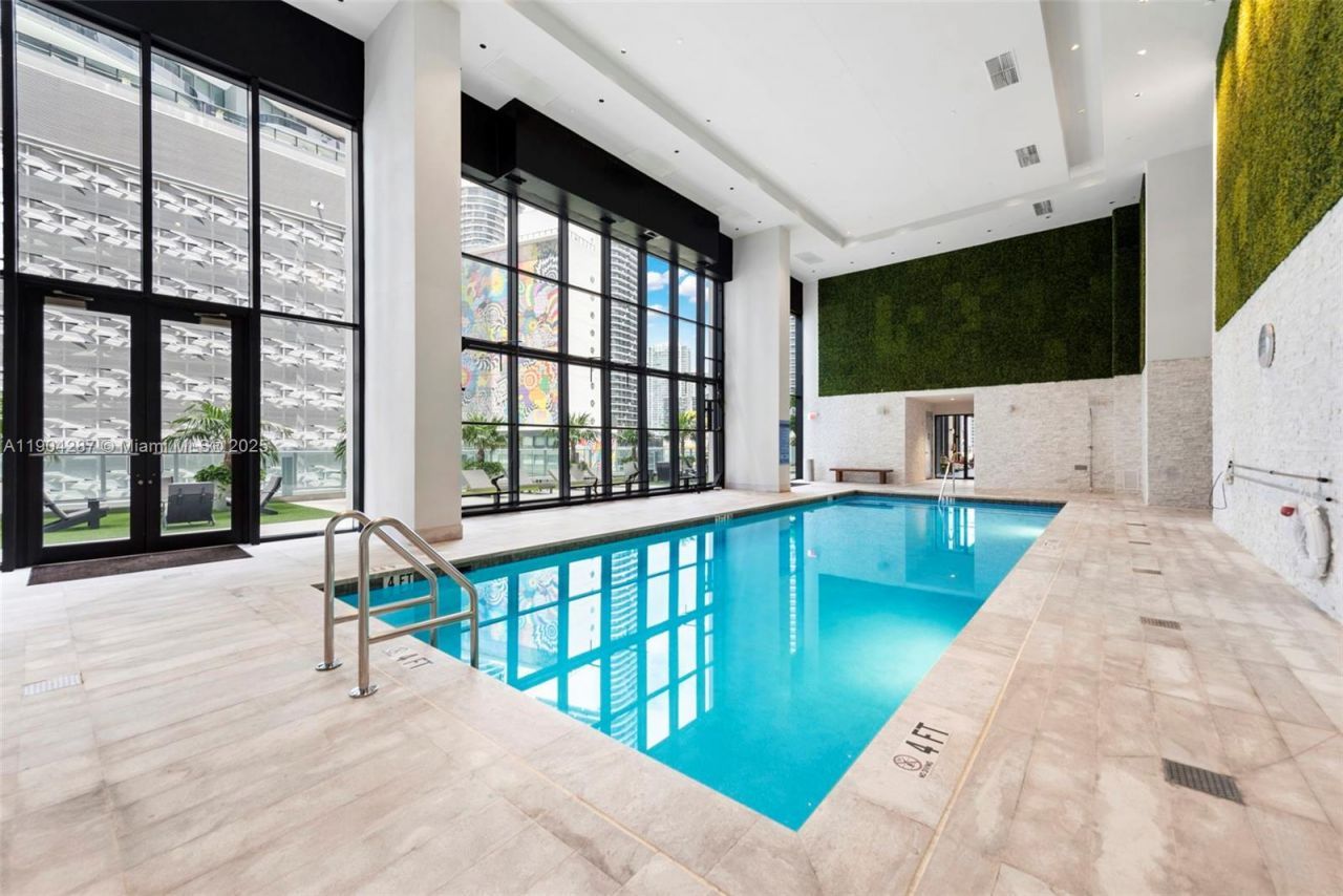 1010 Brickell Ave, Unit 1706, Miami, FL 33131 Photo