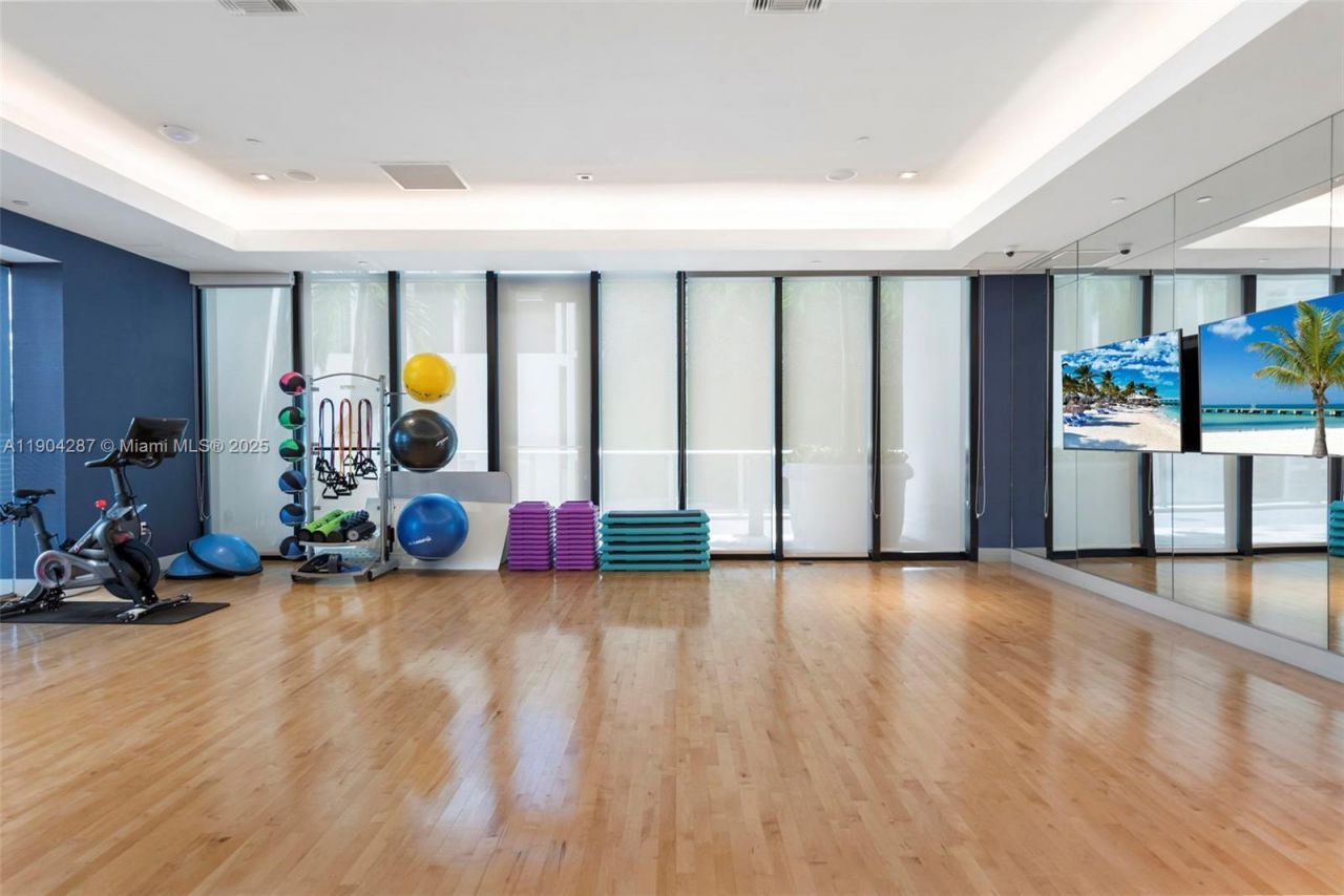 1010 Brickell Ave, Unit 1706, Miami, FL 33131 Photo