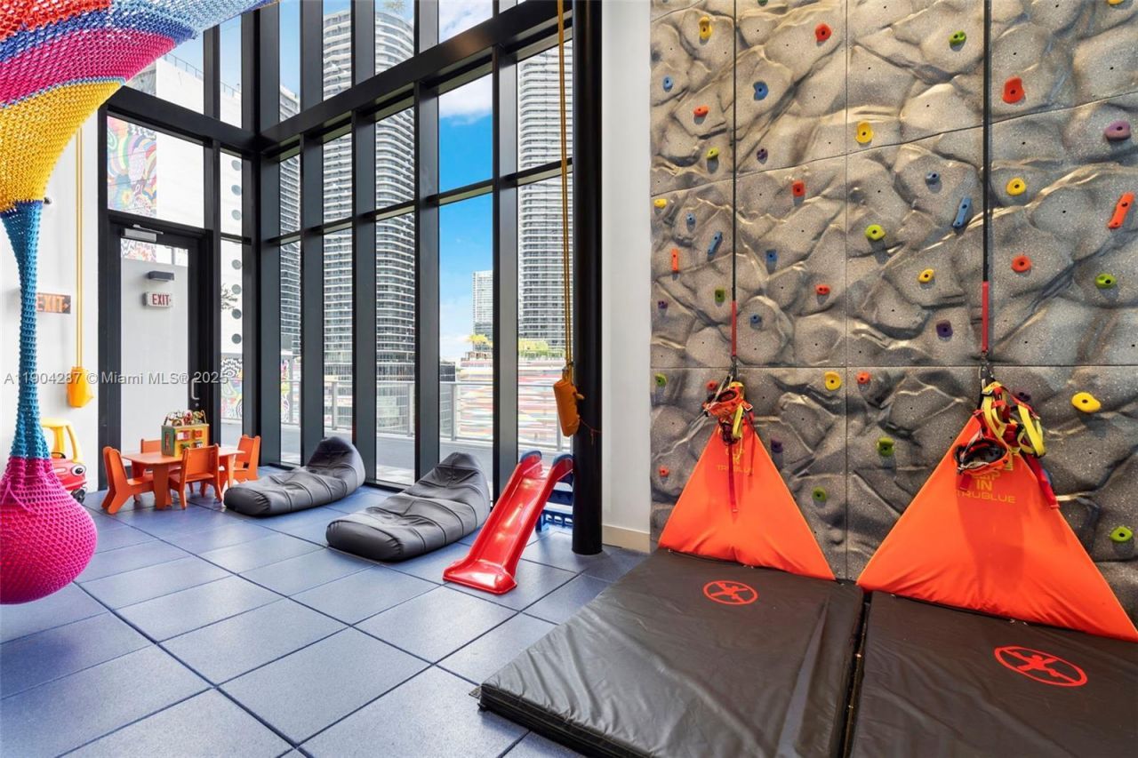 1010 Brickell Ave, Unit 1706, Miami, FL 33131 Photo