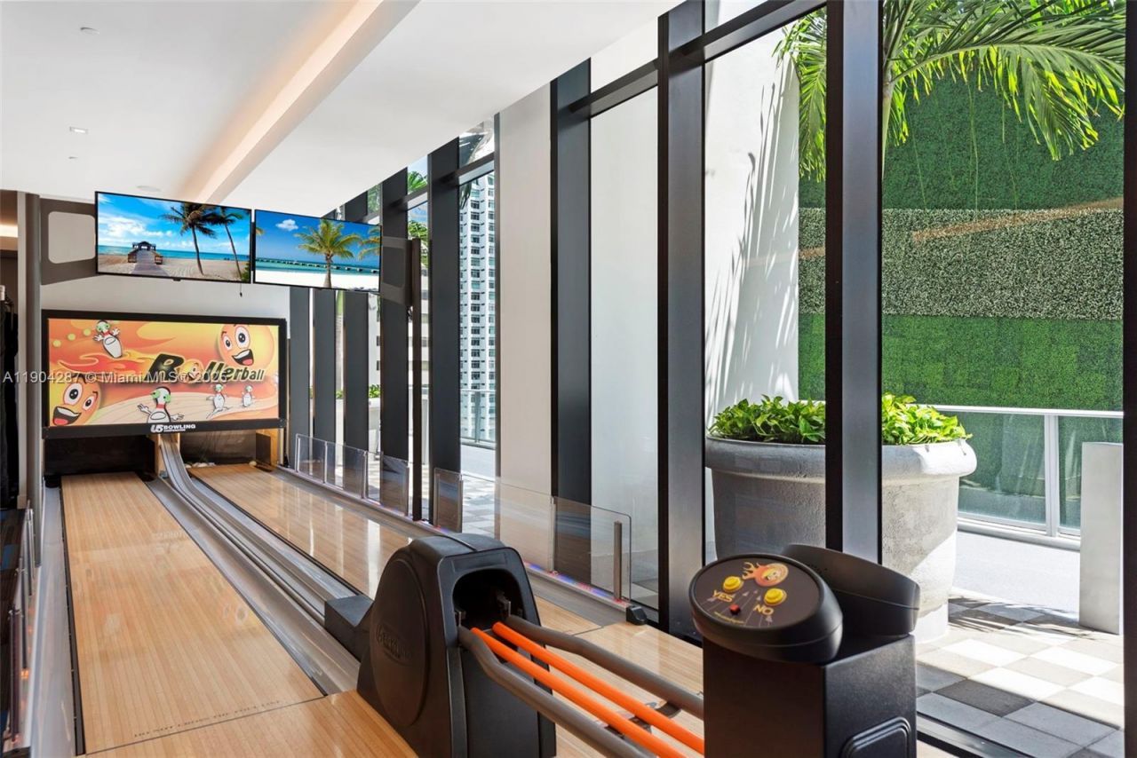 1010 Brickell Ave, Unit 1706, Miami, FL 33131 Photo