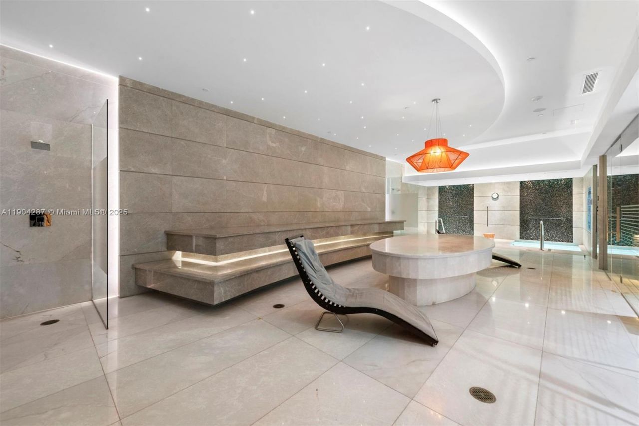 1010 Brickell Ave, Unit 1706, Miami, FL 33131 Photo