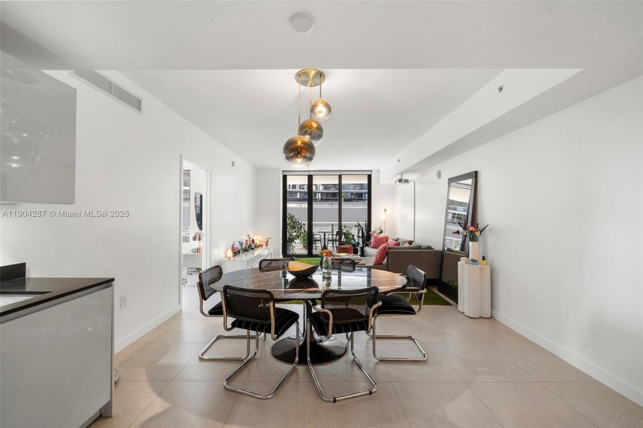 1010 Brickell Ave, Unit 1706, Miami, FL 33131 Photo