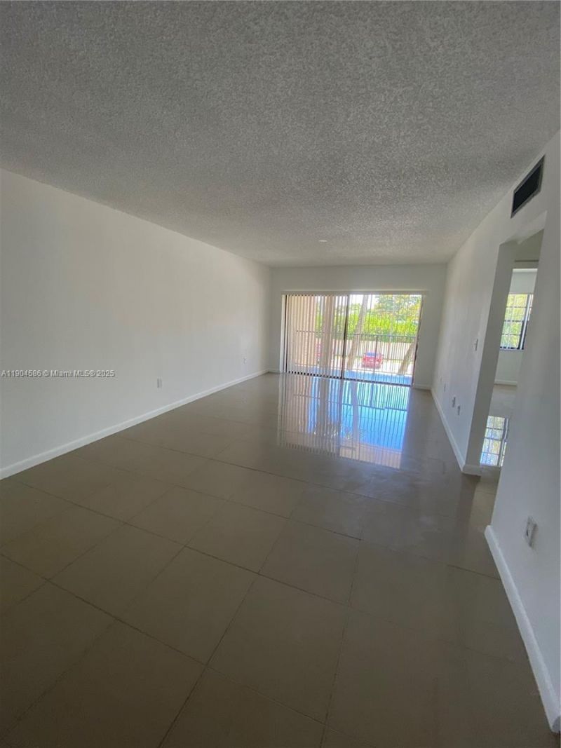 8261 SW 128th St, Unit 211, Pinecrest, FL 33156 Photo
