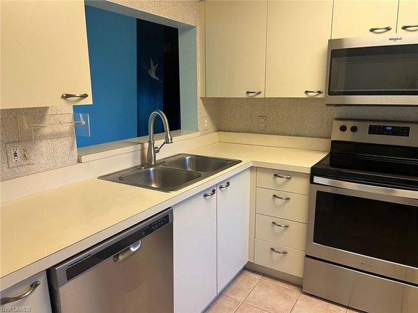 7406 Lake Breeze DR, Unit 118, FORT MYERS, FL 33907