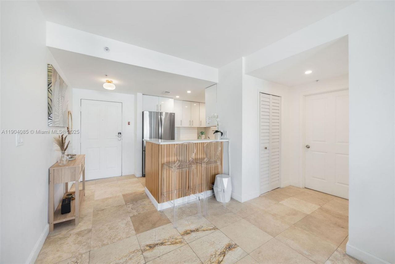 2650 SW 37th Ave, Unit 801, Miami, FL 33133 Photo