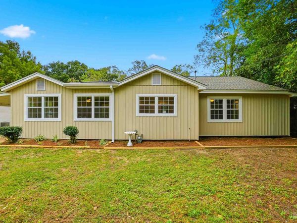 406 Coulter Ave, Cantonment, FL 32533