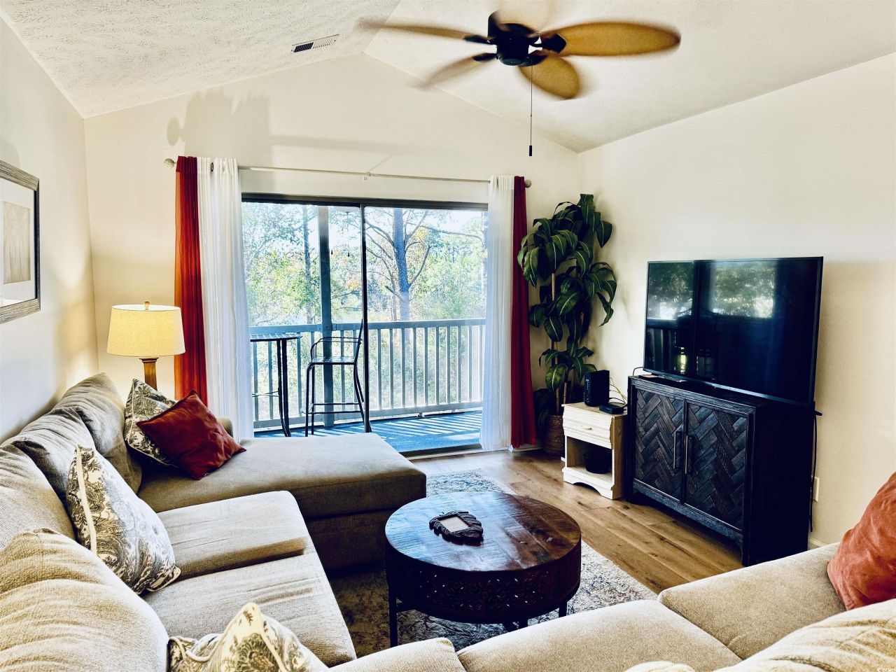 366 Pinehurst Ln. Photo 10