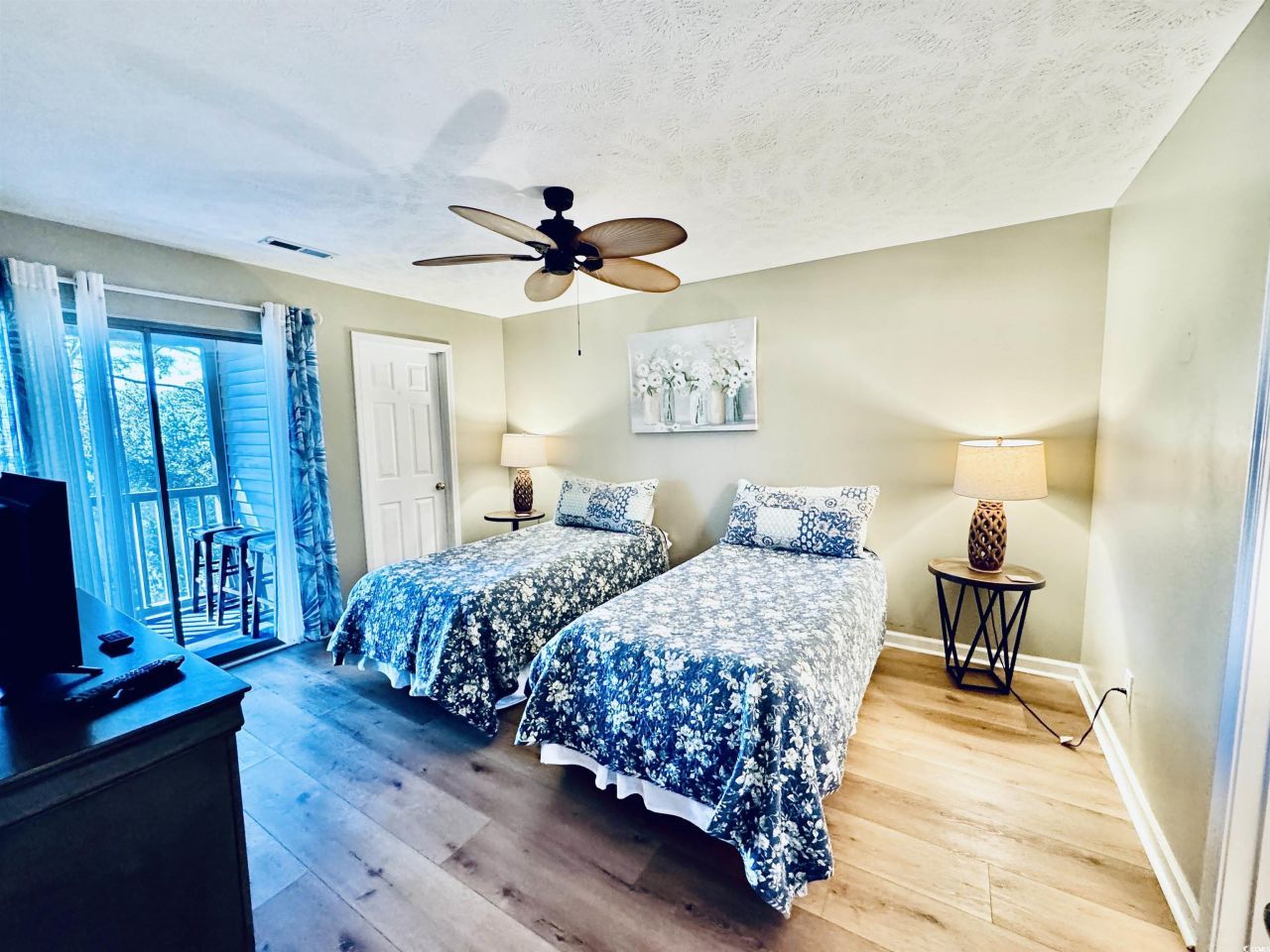 366 Pinehurst Ln. Photo 14