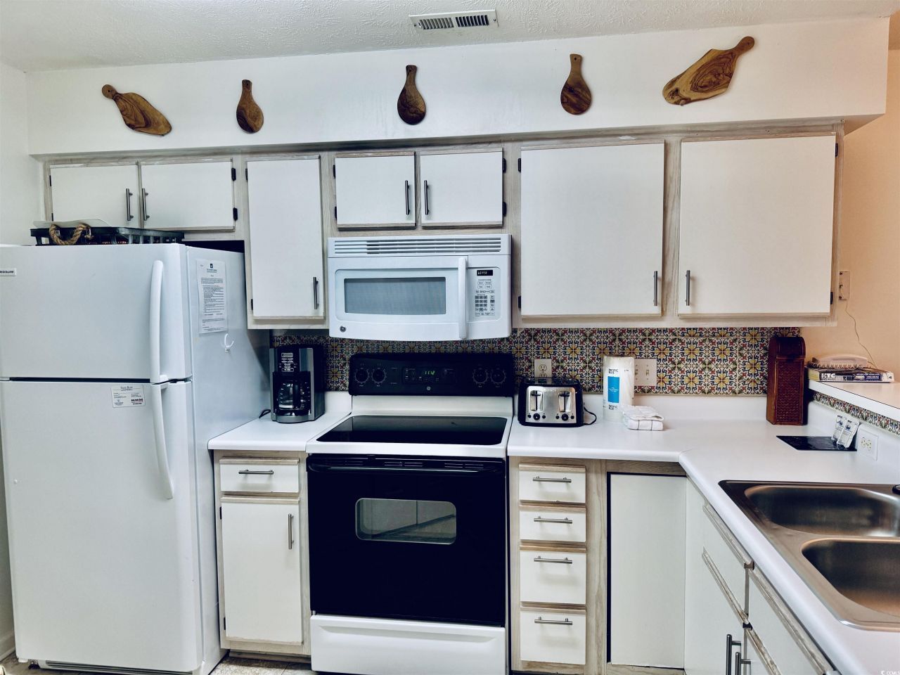 366 Pinehurst Ln. Photo 7