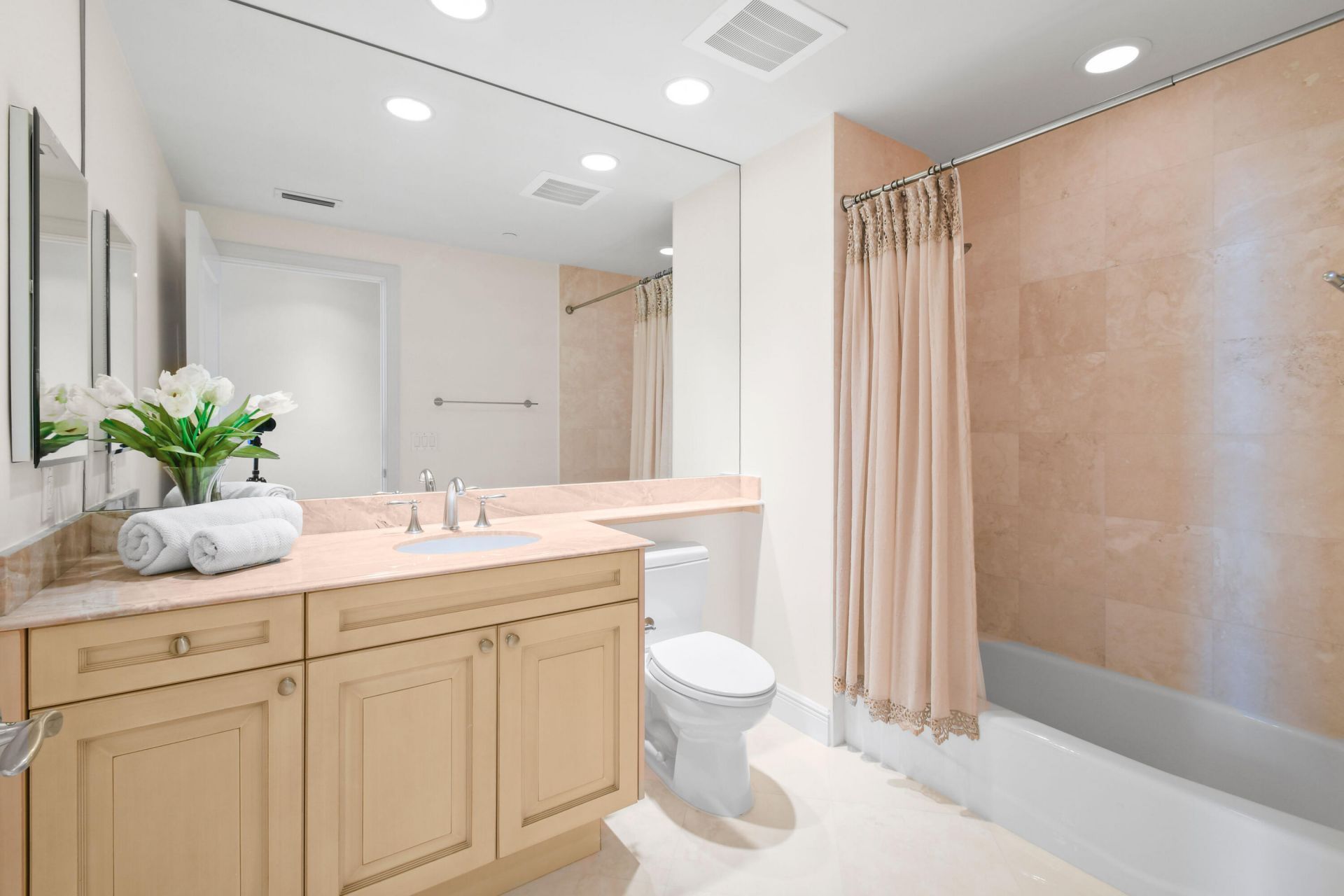 5050 N Ocean Drive, Unit 702, Singer Island, FL 33404 Photo