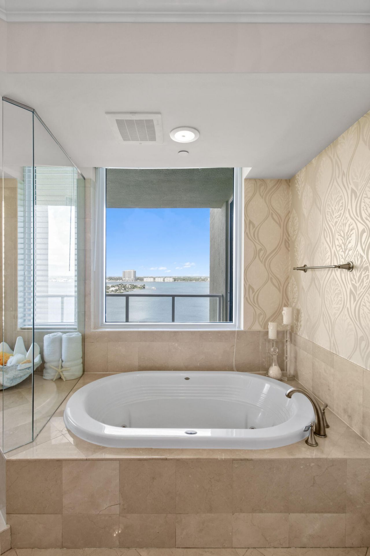 5050 N Ocean Drive, Unit 1203, Singer Island, FL 33404 Photo