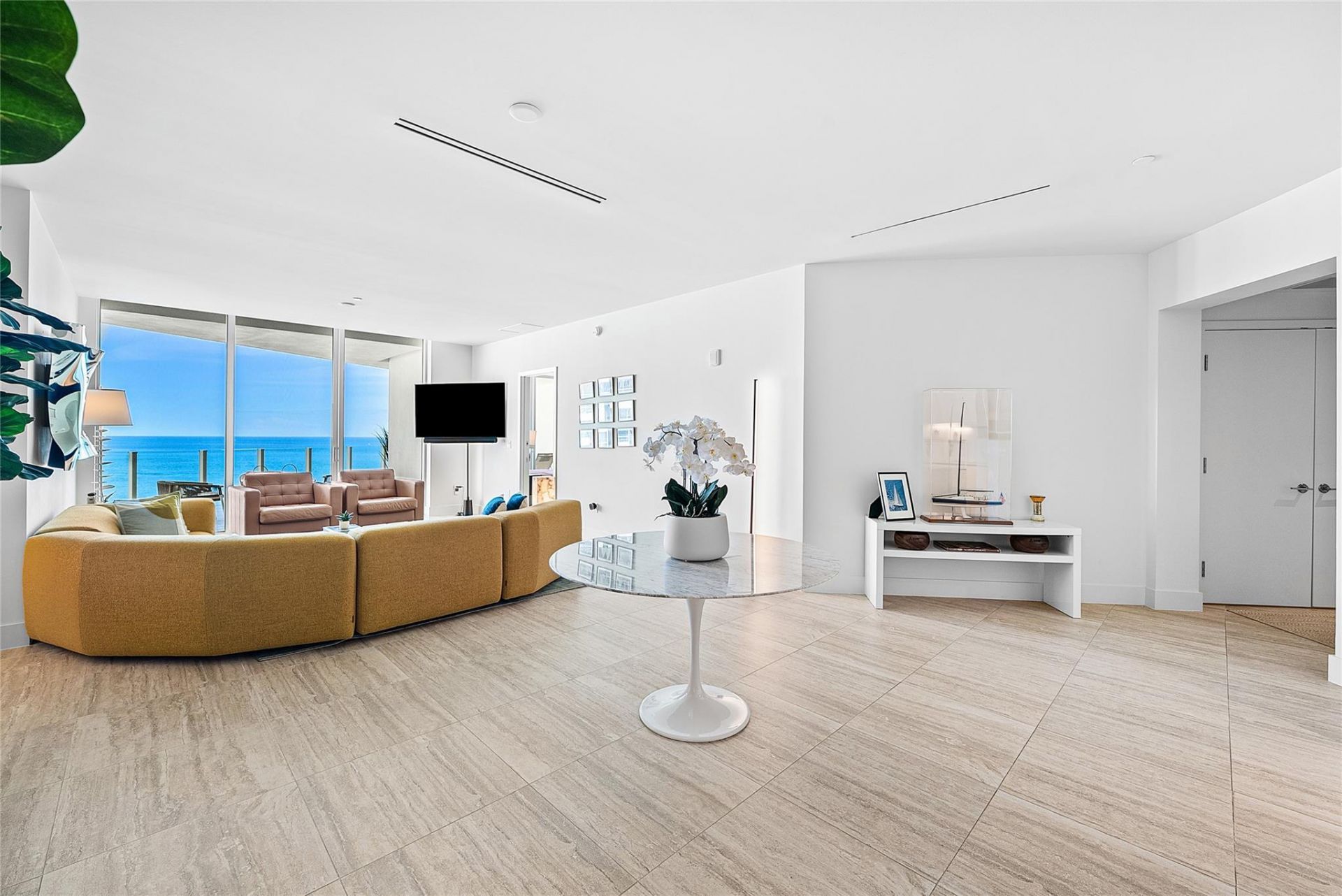 525 N Fort Lauderdale Beach Boulevard, Unit 1802, Fort Lauderdale, FL 33304 Photo