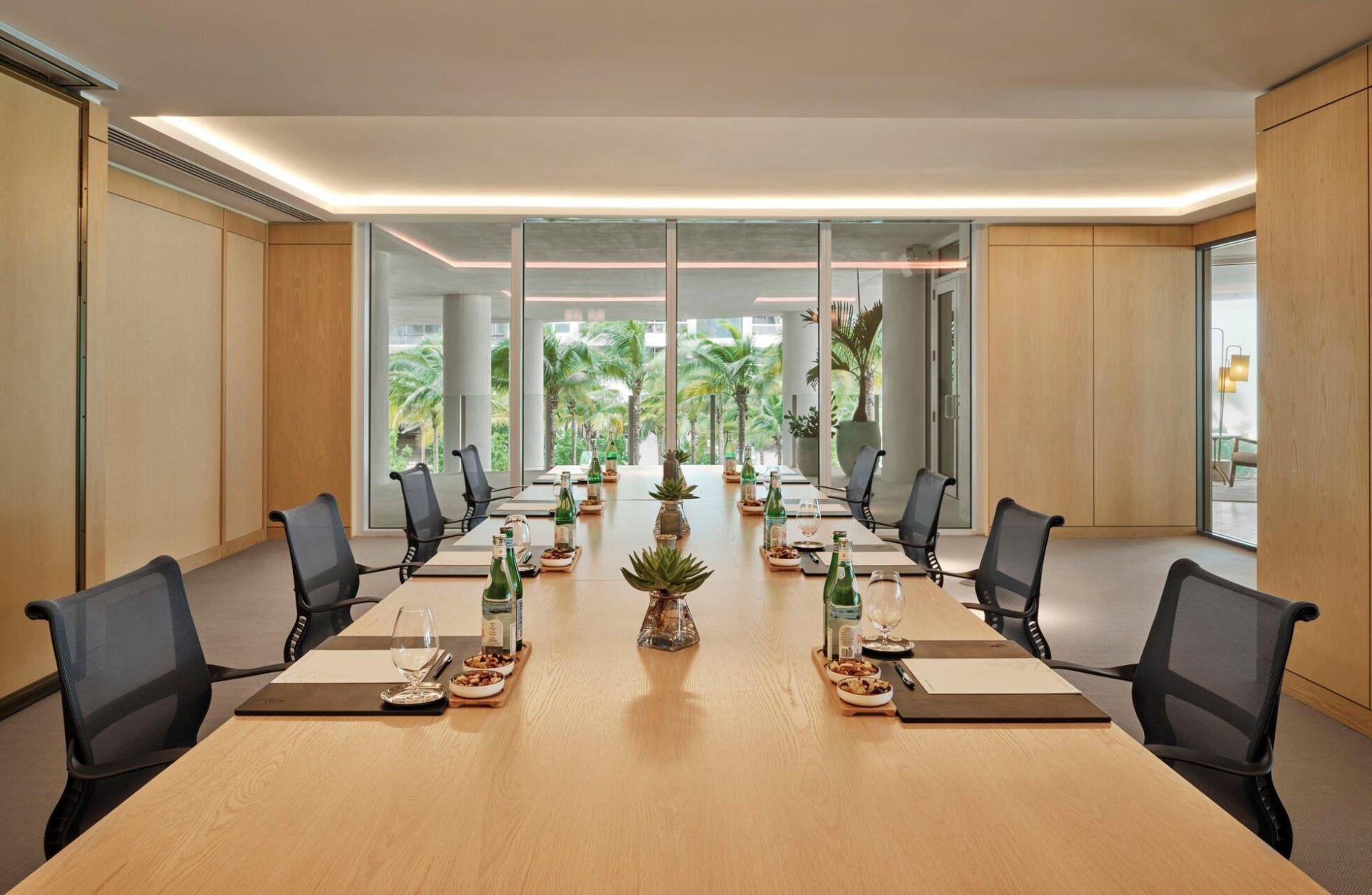 525 N Fort Lauderdale Beach Boulevard, Unit 1802, Fort Lauderdale, FL 33304 Photo