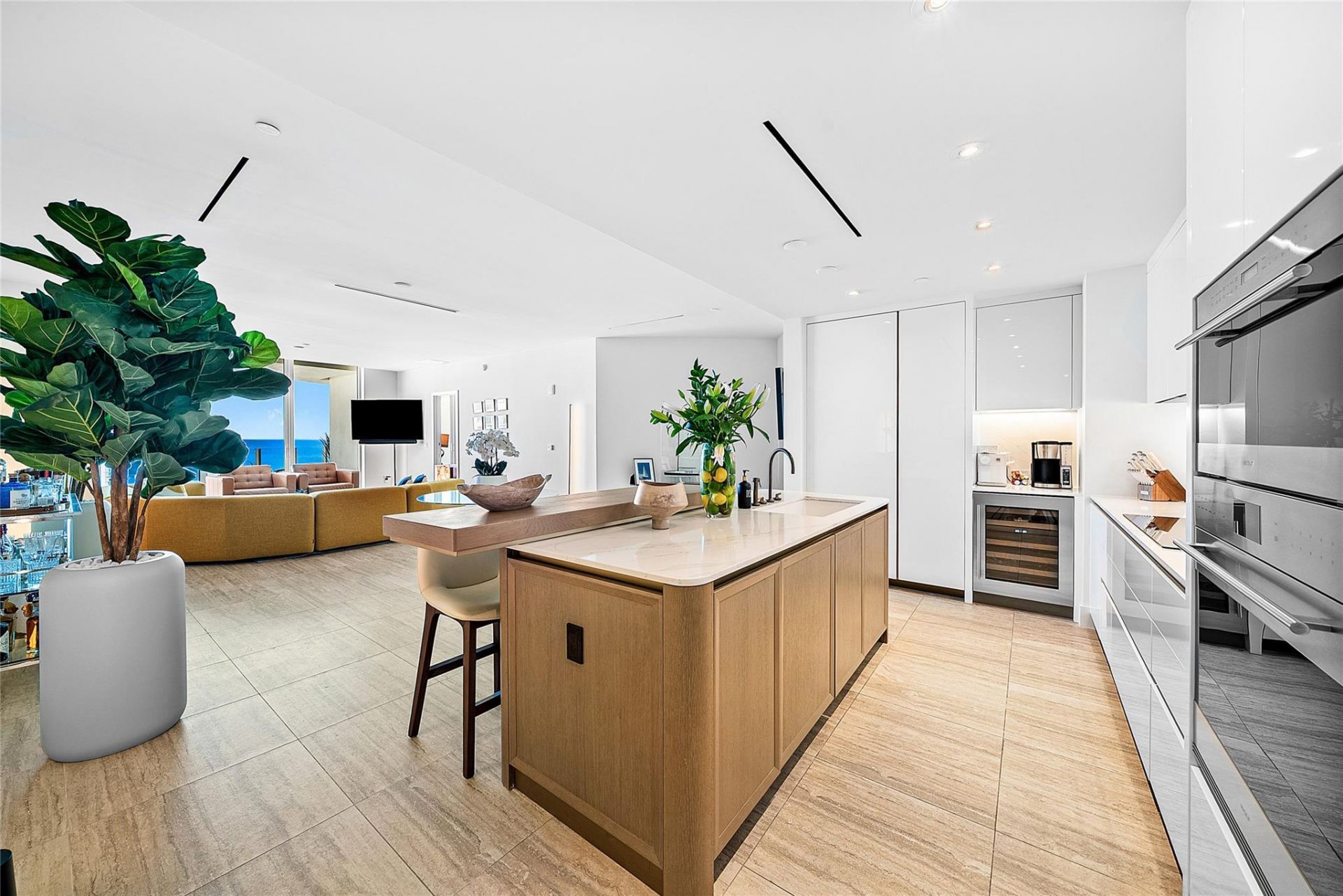 525 N Fort Lauderdale Beach Boulevard, Unit 1802, Fort Lauderdale, FL 33304 Photo