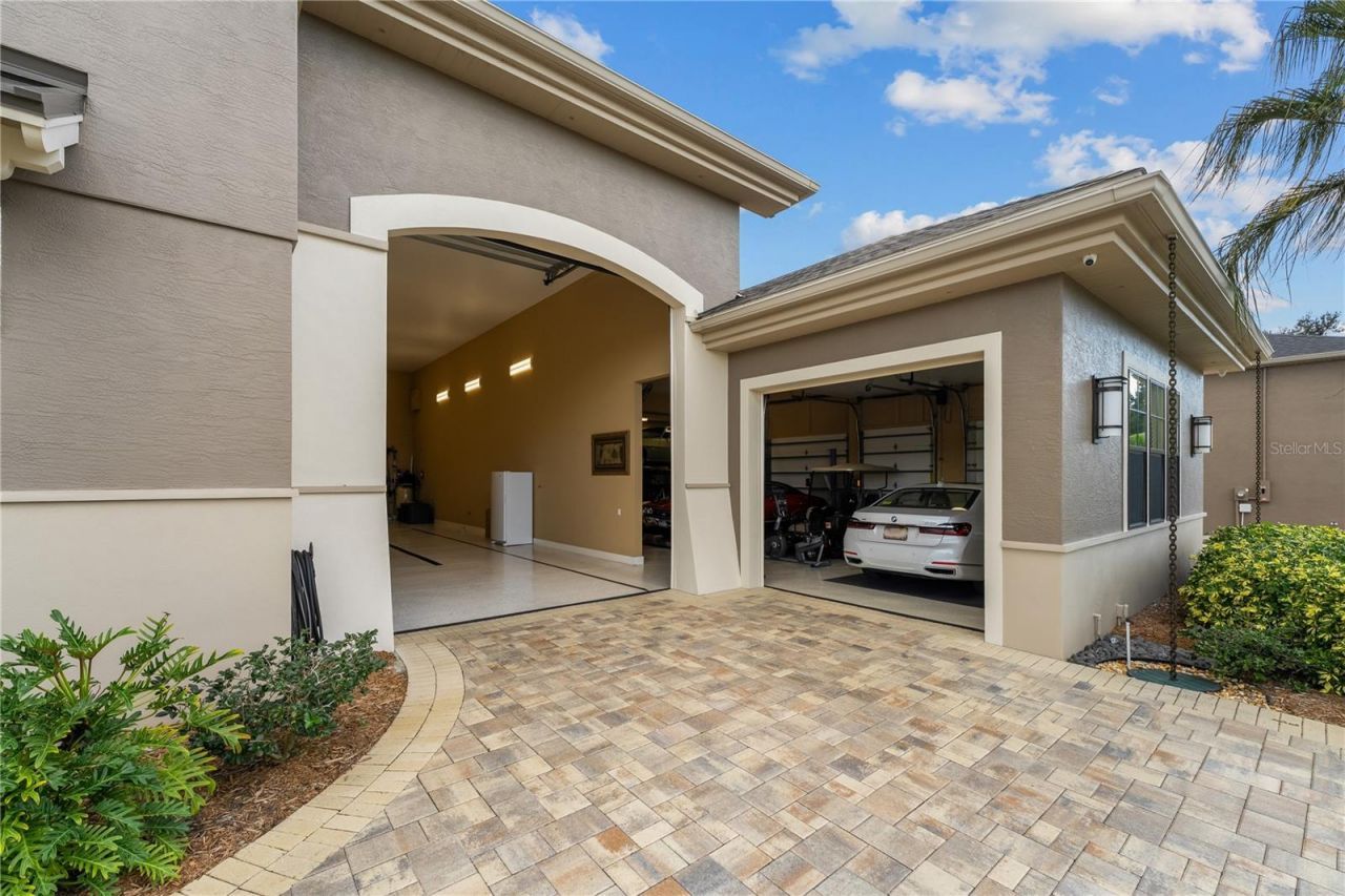 414 Meandering Way, Polk City, FL 33868 Photo