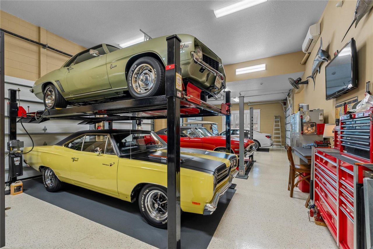 414 Meandering Way, Polk City, FL 33868 Photo