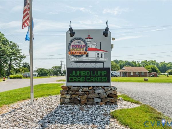 16552 General Puller Highway , Deltaville, VA 23043