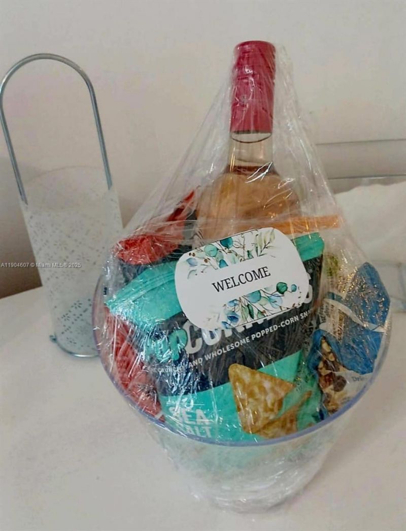 5445 Collins Ave, Unit 617, Miami Beach, FL 33140 Photo