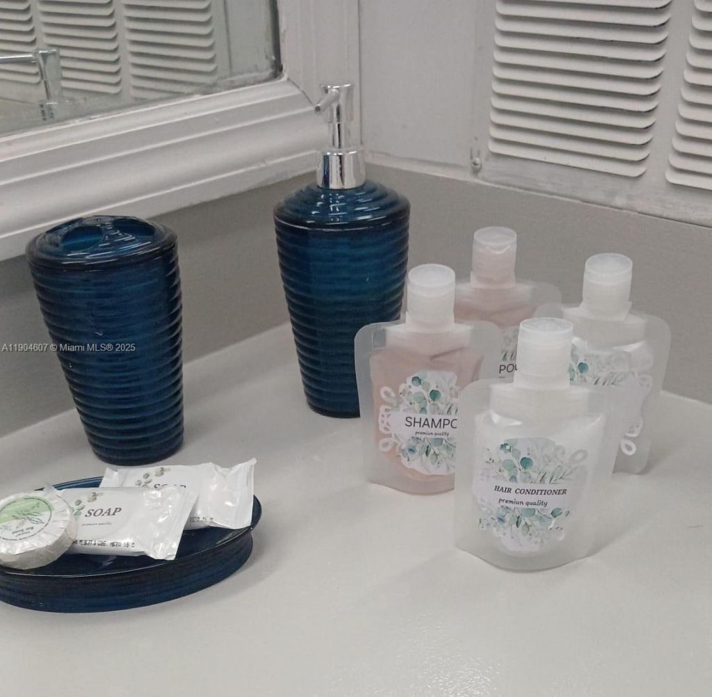 5445 Collins Ave, Unit 617, Miami Beach, FL 33140 Photo