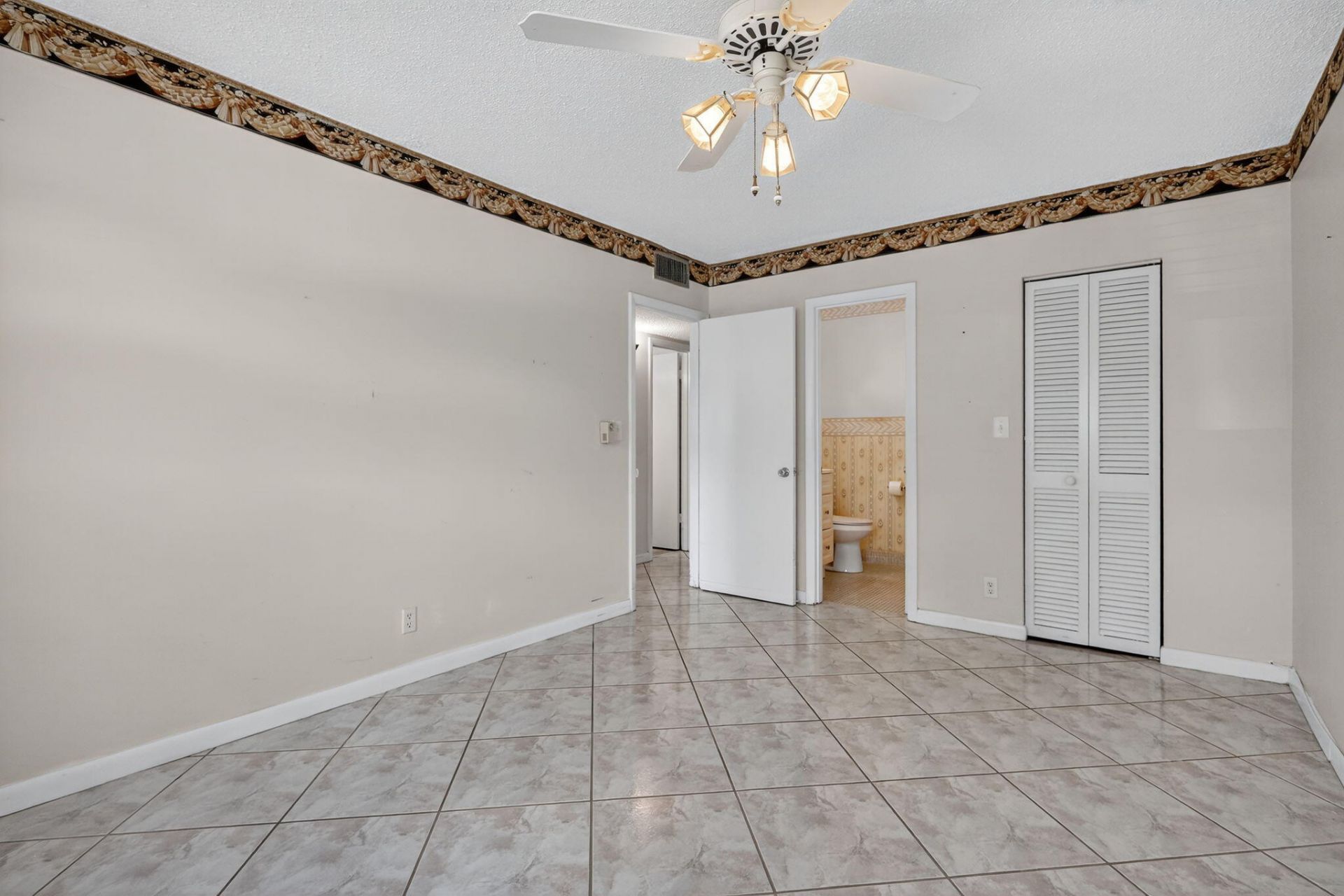 5300 Washington Street, Unit J116, Hollywood, FL 33021 Photo