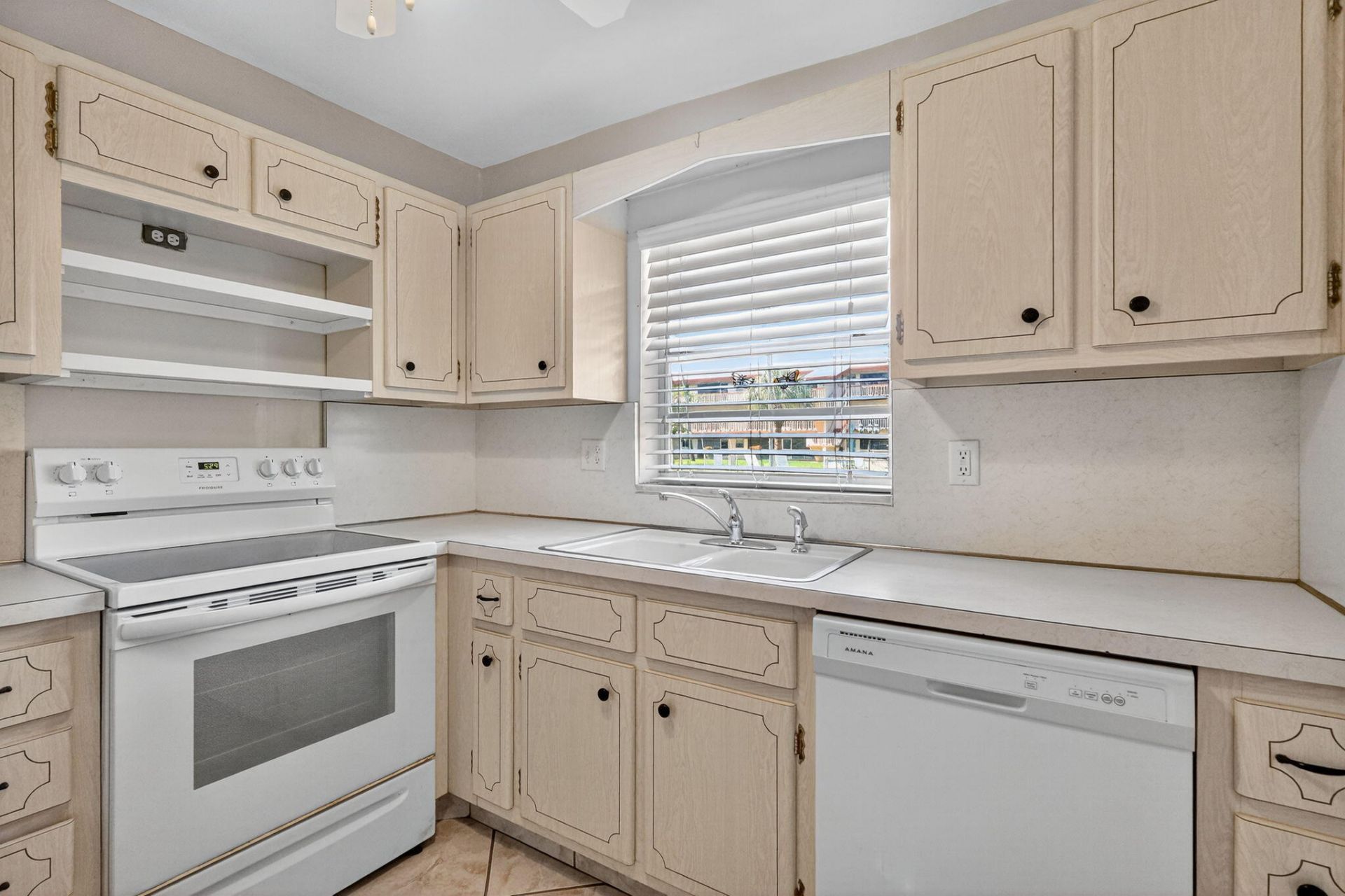 5300 Washington Street, Unit J116, Hollywood, FL 33021 Photo