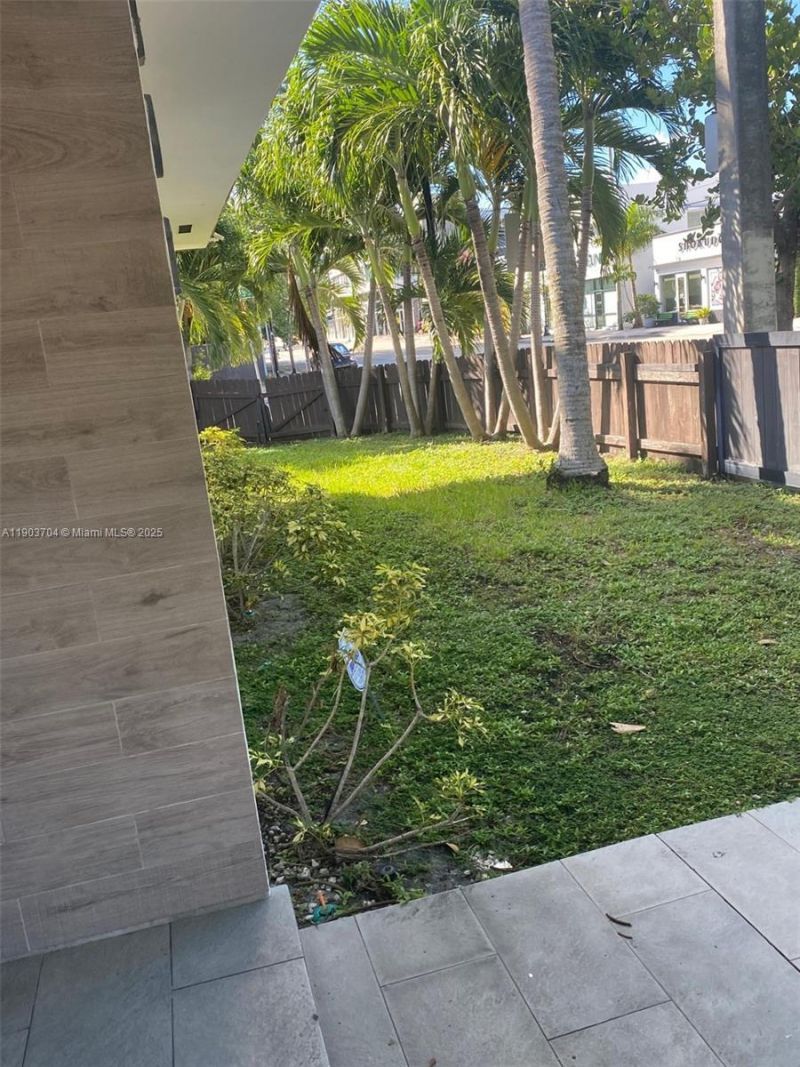 201 NE 48th St, Miami, FL 33137 Photo