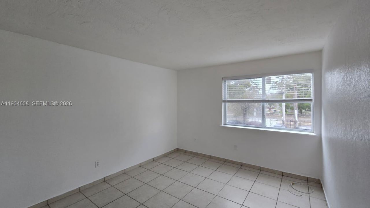 5501 NW 7th St, Unit E216, Miami, FL 33126 Photo
