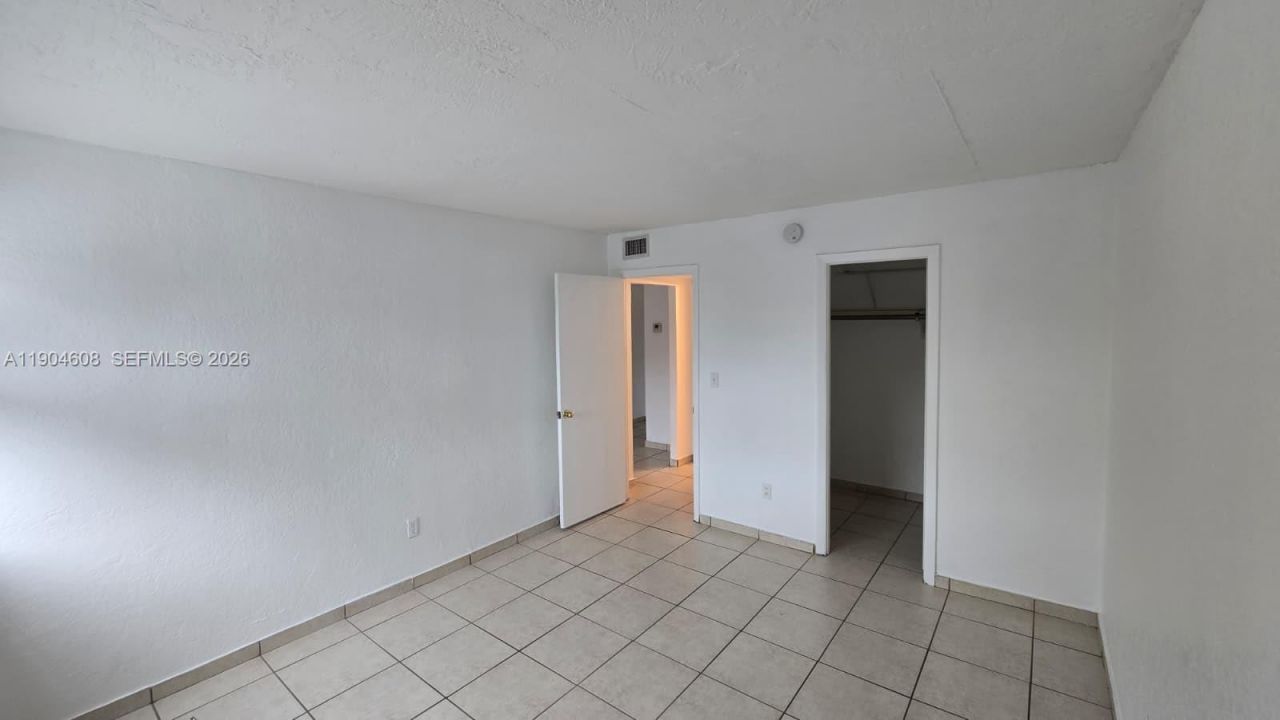 5501 NW 7th St, Unit E216, Miami, FL 33126 Photo