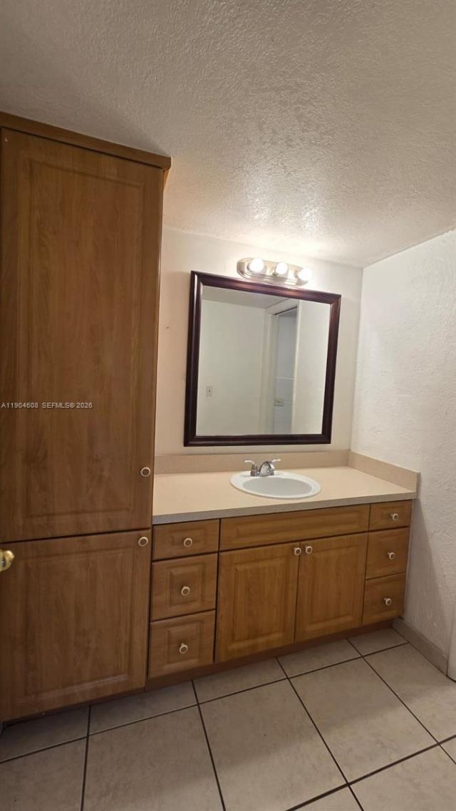 5501 NW 7th St, Unit E216, Miami, FL 33126 Photo