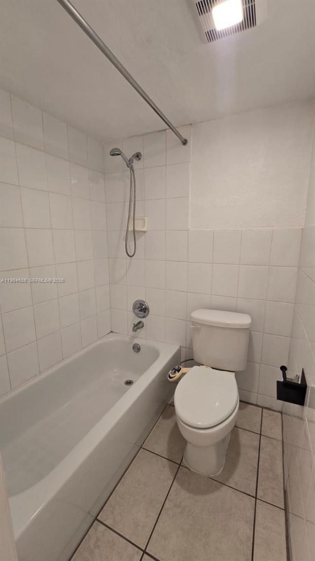 5501 NW 7th St, Unit E216, Miami, FL 33126 Photo