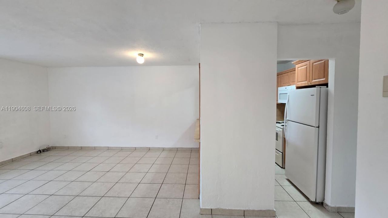 5501 NW 7th St, Unit E216, Miami, FL 33126 Photo