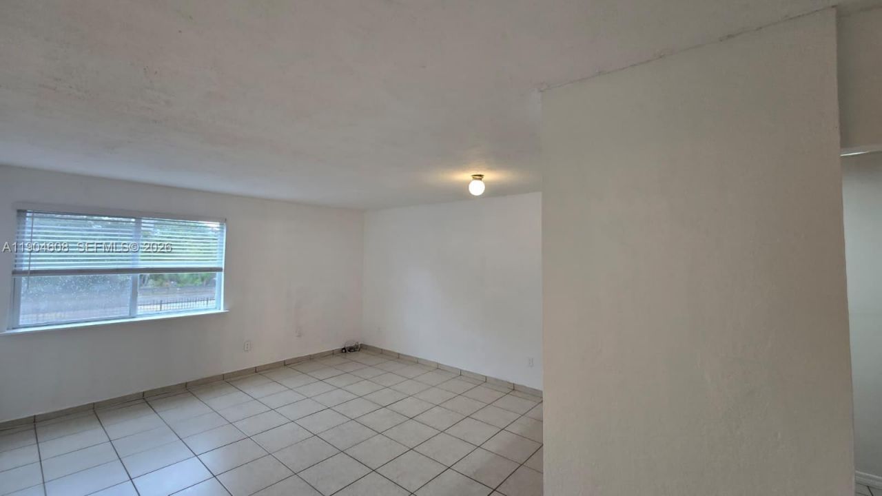 5501 NW 7th St, Unit E216, Miami, FL 33126 Photo