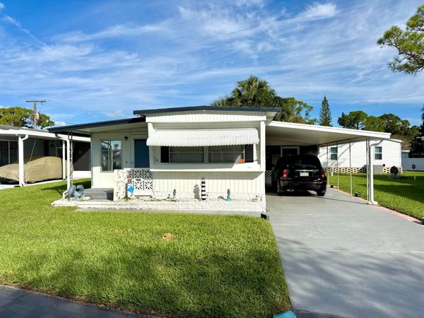 1266 Plymouth Pl, Daytona Beach, FL 32119