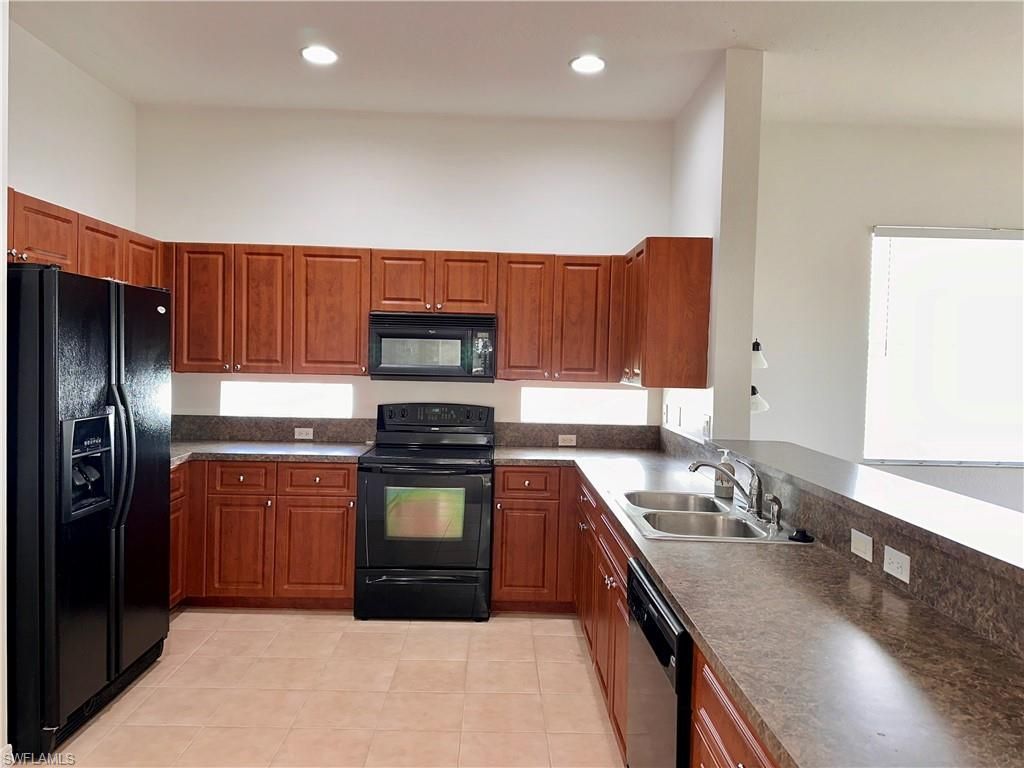 2669 Blue Cypress Lake Ct, Cape Coral, FL 33909 Photo