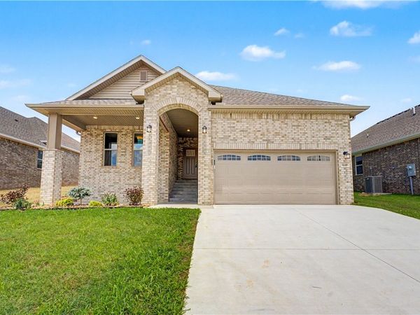 1140 Garrett Lane, Centerton, AR 72719