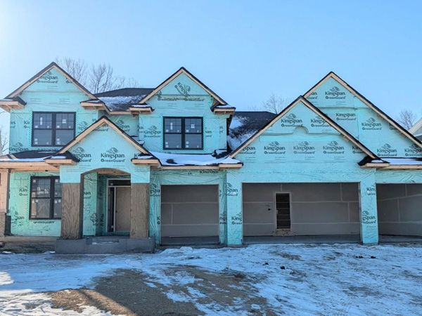 1872 Royal Boulevard N, Lake Elmo, MN 55042