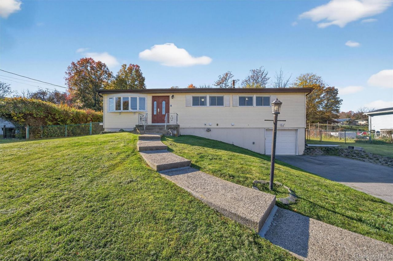 27 Cherrywood Drive, Goshen, NY 10924 Main Photo