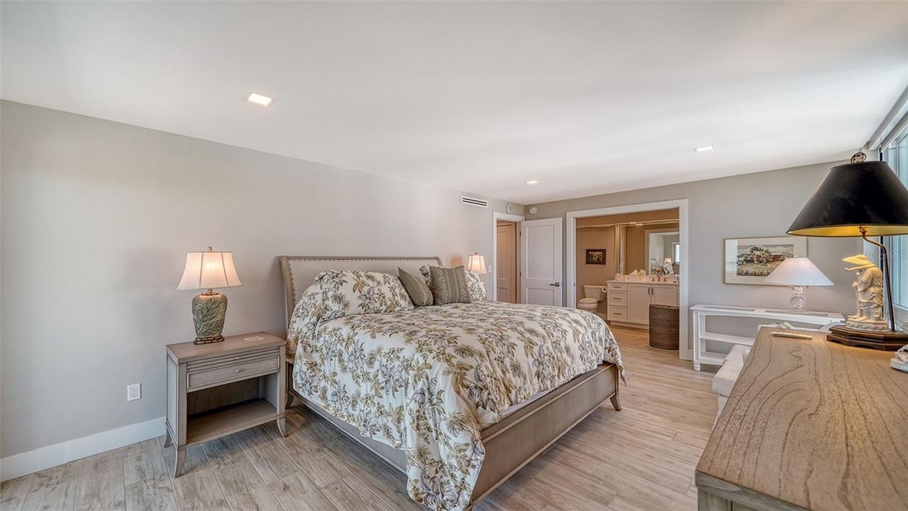 2295 Gulf Of Mexico Drive, Unit 115S, Longboat Key, FL 34228 Photo