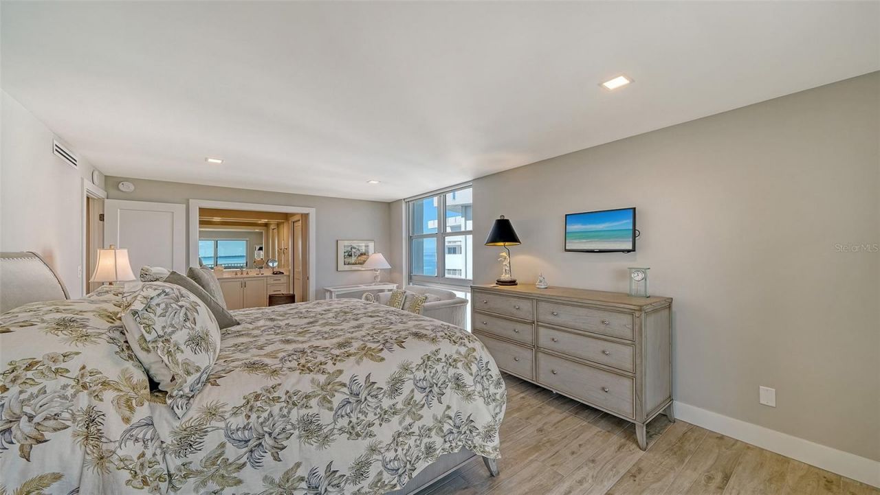 2295 Gulf Of Mexico Drive, Unit 115S, Longboat Key, FL 34228 Photo