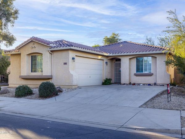 17391 W FETLOCK Trail, Surprise, AZ 85387