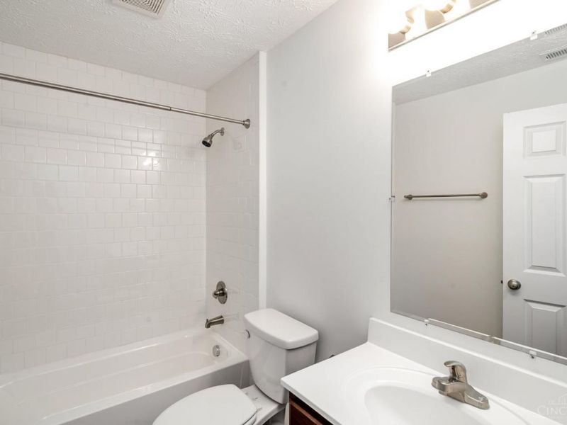 220 Carrington Place, Unit 206, Loveland, OH 45140 Photo 12