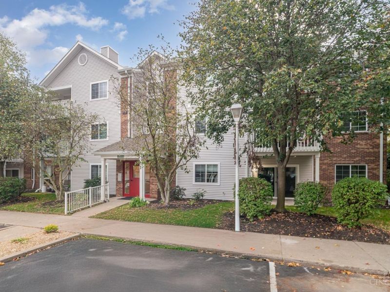 220 Carrington Place, Unit 206, Loveland, OH 45140 Photo 3