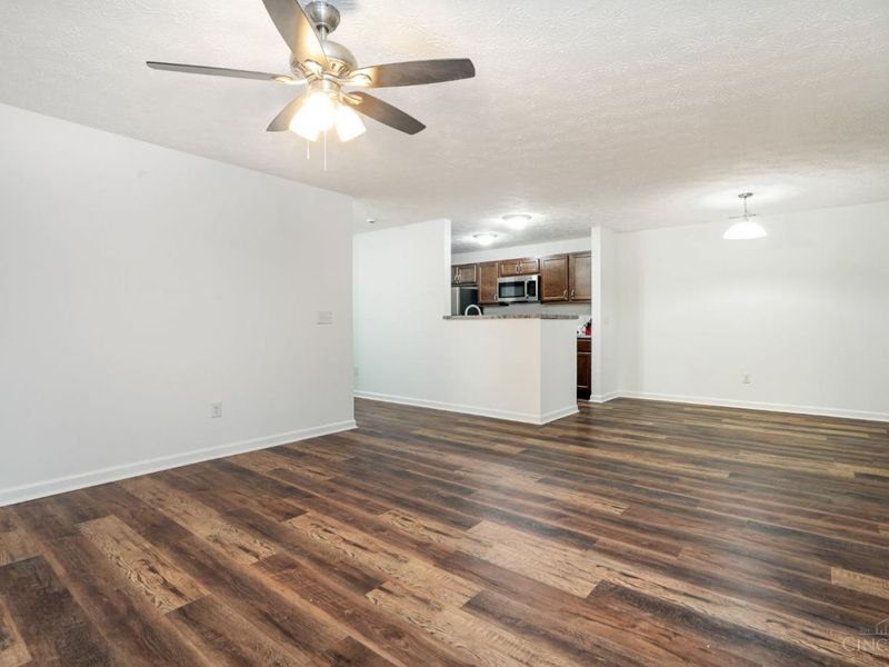 220 Carrington Place, Unit 206, Loveland, OH 45140 Photo 6
