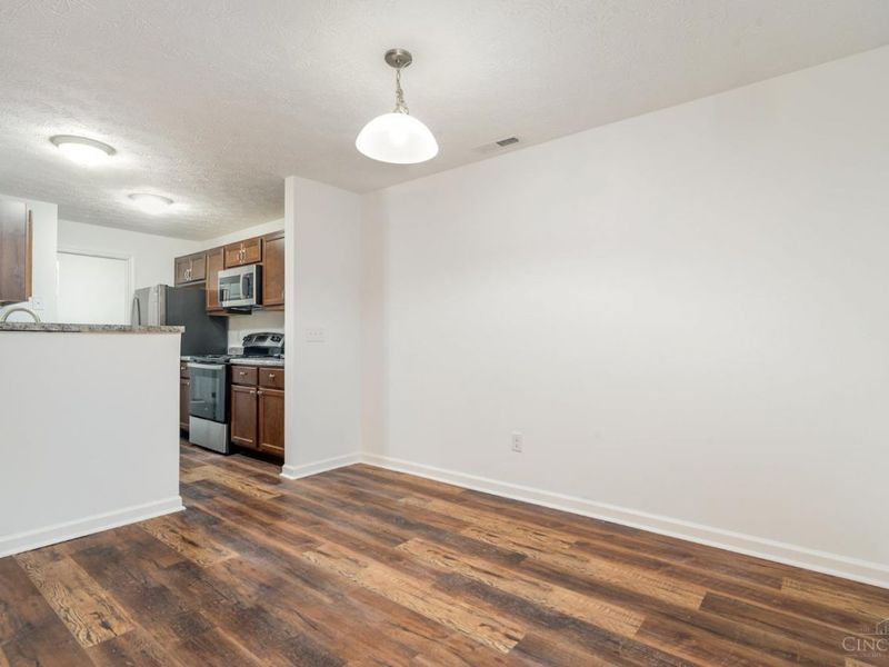 220 Carrington Place, Unit 206, Loveland, OH 45140 Photo 7