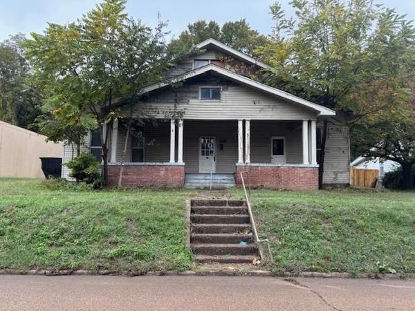 215 MAPLE ST, Covington, TN 38019