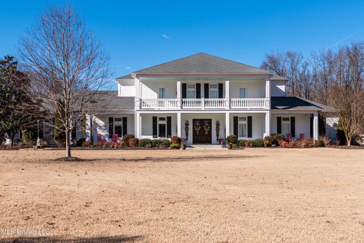 4161 Misty Oaks Lane, Nesbit, MS 38651 Main Photo